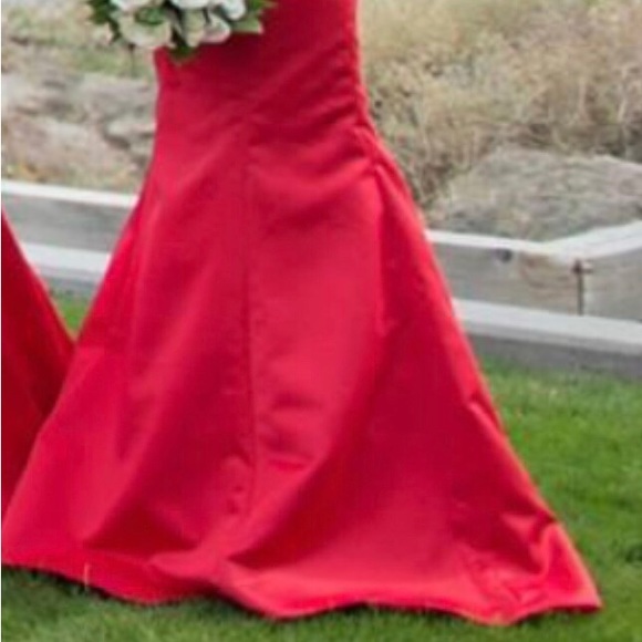 Dress - Picture 2 of 8